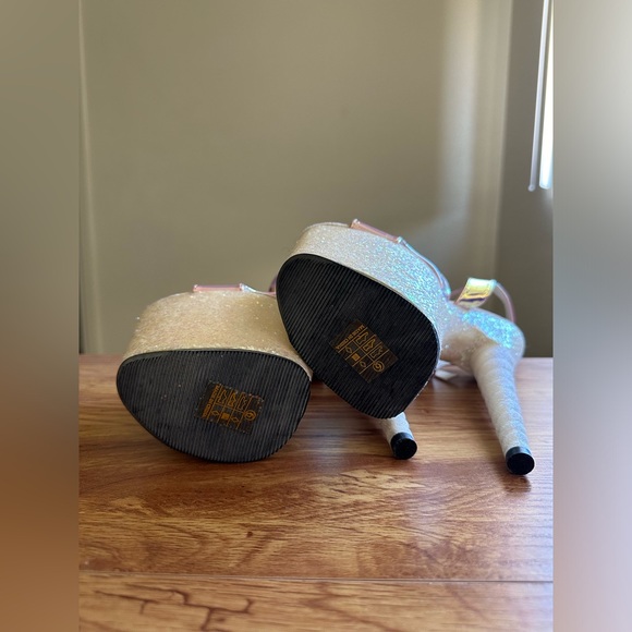 Unicorn Pleasers - Picture 6 of 8